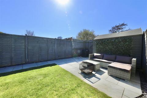 57 Brooklands Road, Hull, HU5 5AD