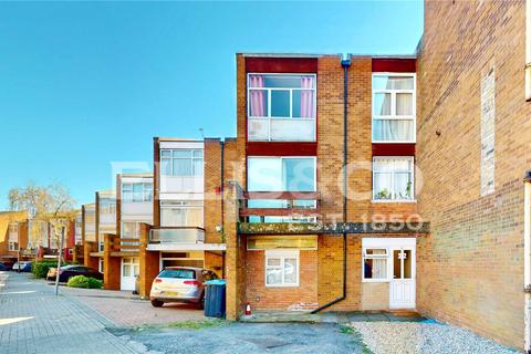 6 bedroom townhouse for sale, Windsor Crescent, Wembley, HA9