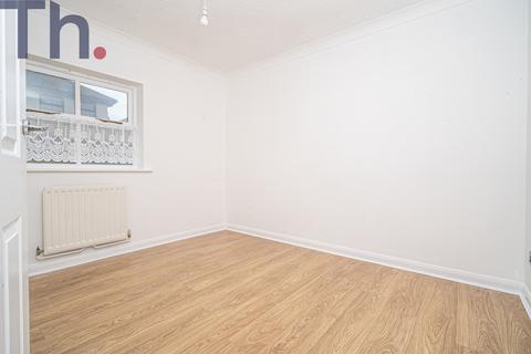 3 bedroom semi-detached house for sale, Staplers Road, Newport PO30
