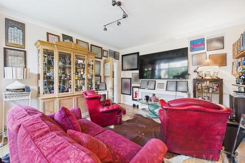 37 Littleheath Road, South Croydon, CR2 7SG