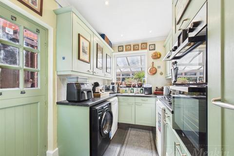 37 Littleheath Road, South Croydon, CR2 7SG