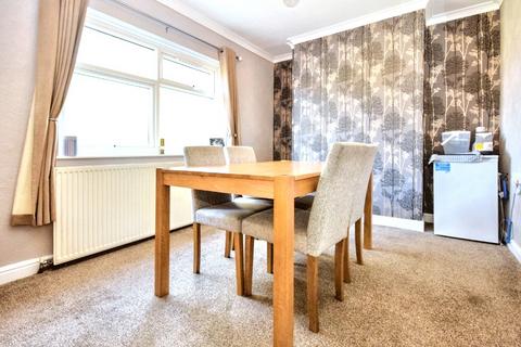 3 bedroom semi-detached house for sale, Mountbatten Crescent, Wakefield, West Yorkshire