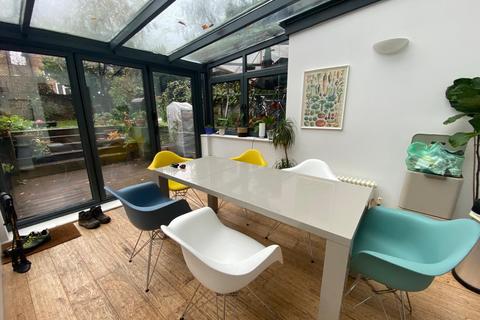 undefined, Victoria Park Road, London, E9