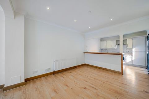 4 bedroom house to rent, Broadway Court The Broadway SW19