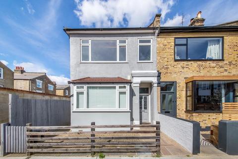 3 bedroom maisonette for sale - Amott Road, Peckham Rye, London, SE15