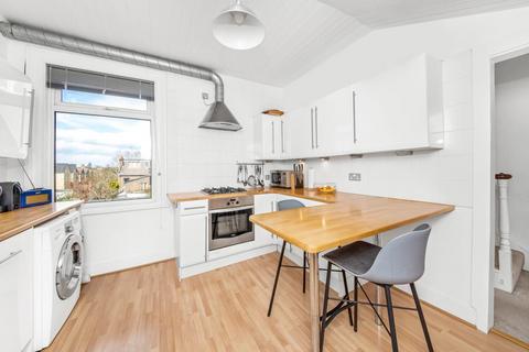 3 bedroom maisonette for sale, Amott Road, Peckham Rye, London, SE15