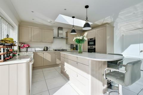 Brays Cottage Chalk Lane, Hyde Heath, Amersham, HP6 5SA
