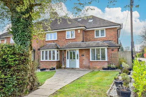 Brays Cottage Chalk Lane, Hyde Heath, Amersham, HP6 5SA
