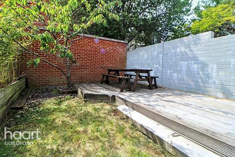 112 Walnut Tree Close, Guildford, GU1 4UQ
