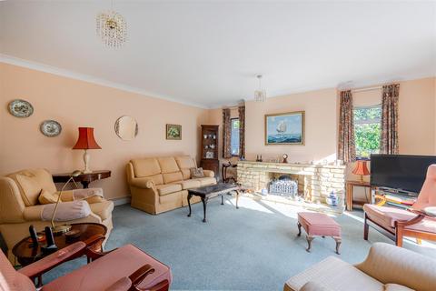 undefined, Chipstead, Surrey