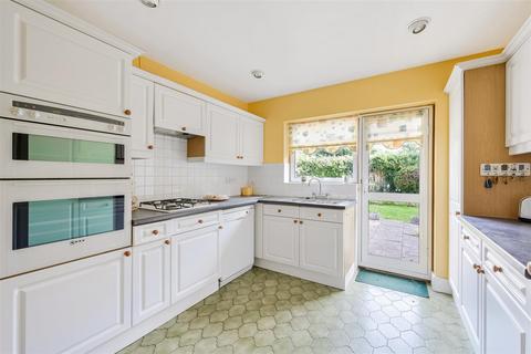 undefined, Chipstead, Surrey