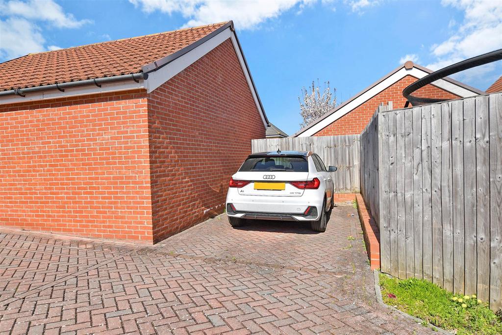 Driveway/Parking