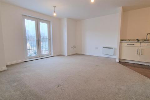 2 bedroom apartment to rent, Plantation Drive, Bradford, BD9