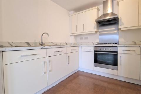 2 bedroom apartment to rent, Plantation Drive, Bradford, BD9