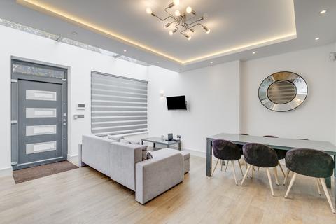 2 bedroom detached house to rent, Ferncroft Avenue, Hampstead, London, NW3
