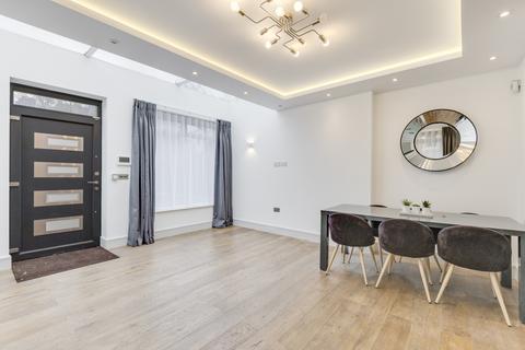 2 bedroom detached house to rent, Ferncroft Avenue, Hampstead, London, NW3