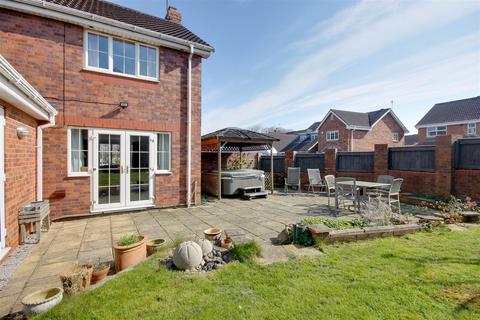 5 bedroom detached house for sale, Acorn Way, Hessle