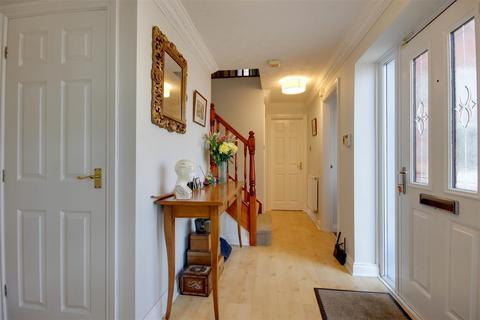 5 bedroom detached house for sale, Acorn Way, Hessle