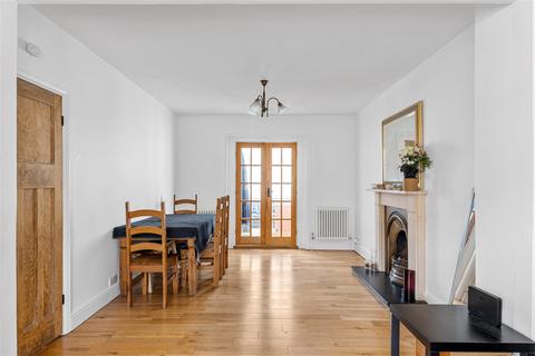 4 bedroom semi-detached house for sale, Wilton Road, Redhill, Surrey, RH1