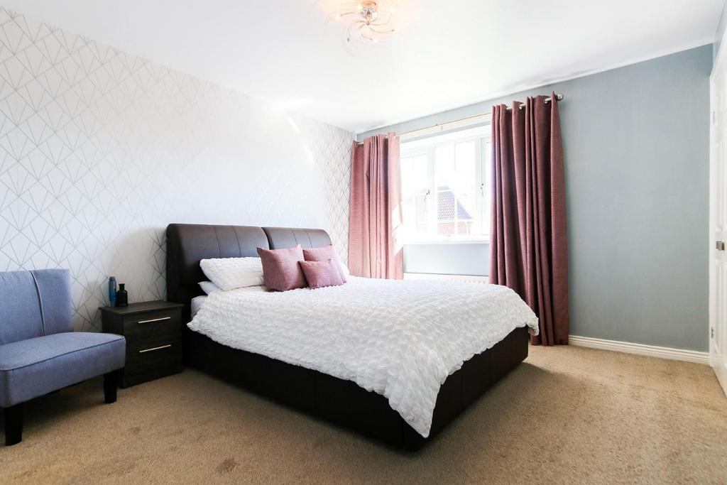 Master bedroom.jpg