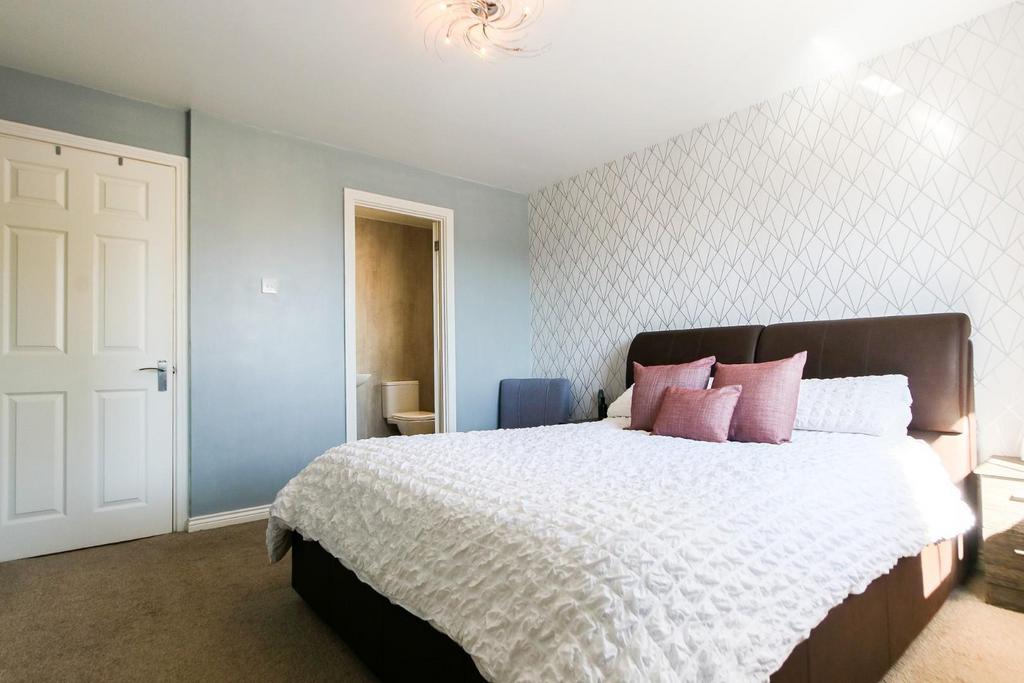 Master bedroom.jpg