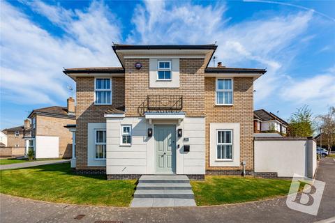 4 bedroom detached house for sale, Melville Drive, Wickford, Essex, SS12