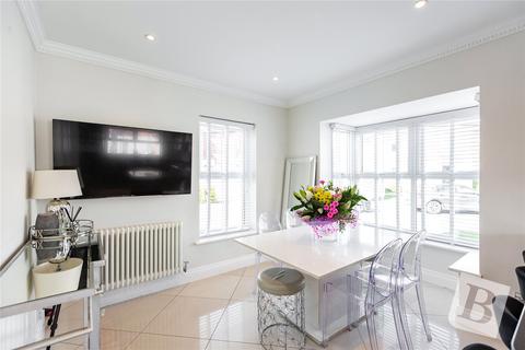 4 bedroom detached house for sale, Melville Drive, Wickford, Essex, SS12