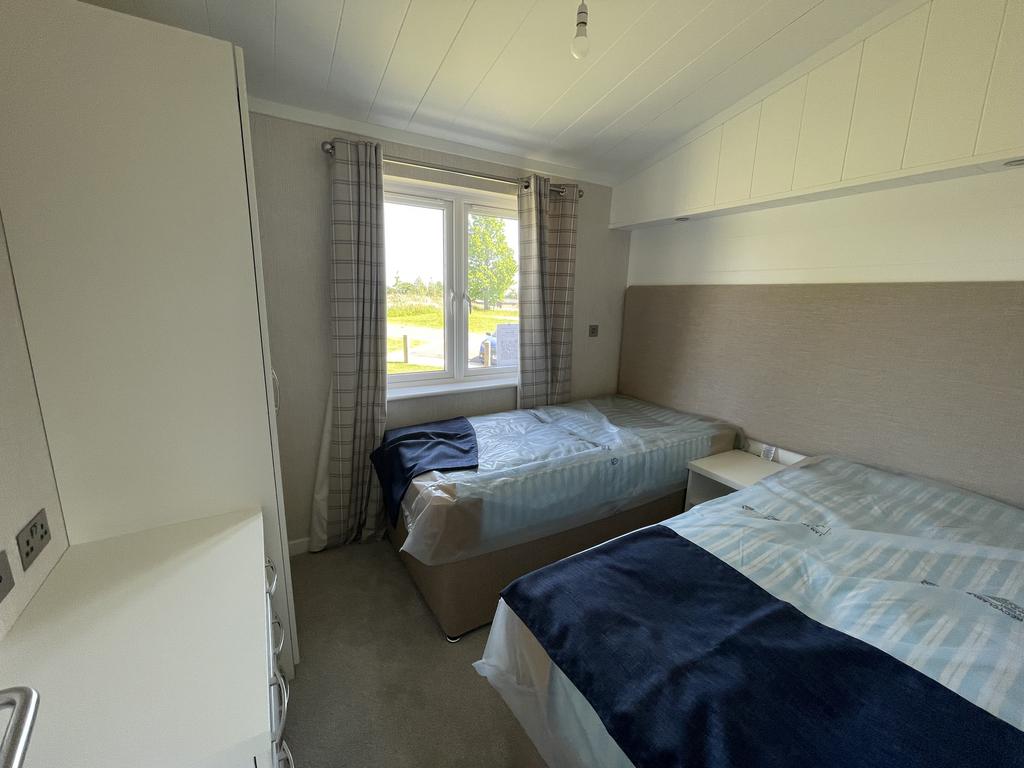 Twin Room 2