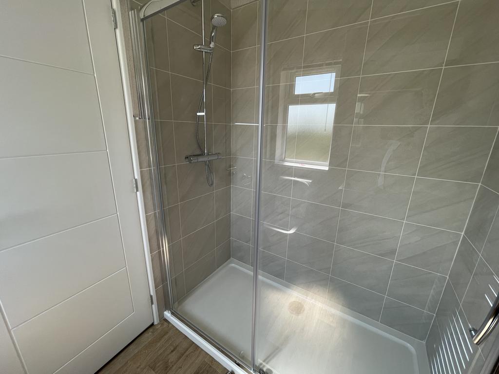 Ensuite Shower room
