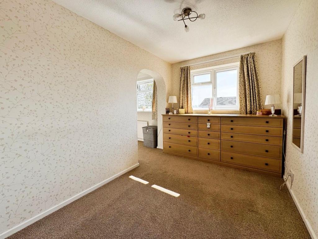 Bedroom 1.jpg