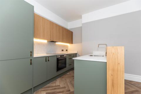 2 bedroom flat to rent, Brunswick Place, Hove