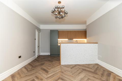 2 bedroom flat to rent, Brunswick Place, Hove