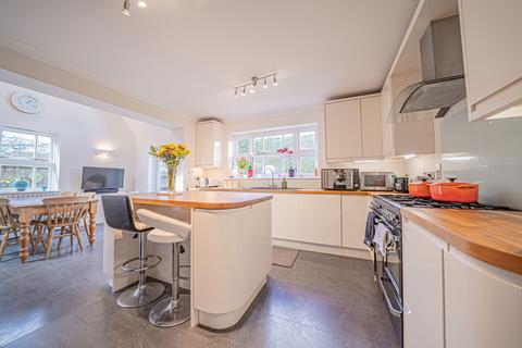 2 Appletree Close, Catherine De Barnes, Solihull, B91 2TQ