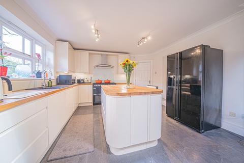 2 Appletree Close, Catherine De Barnes, Solihull, B91 2TQ