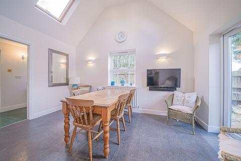 2 Appletree Close, Catherine De Barnes, Solihull, B91 2TQ