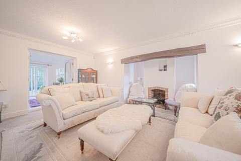 2 Appletree Close, Catherine De Barnes, Solihull, B91 2TQ