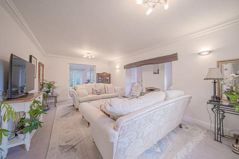 2 Appletree Close, Catherine De Barnes, Solihull, B91 2TQ