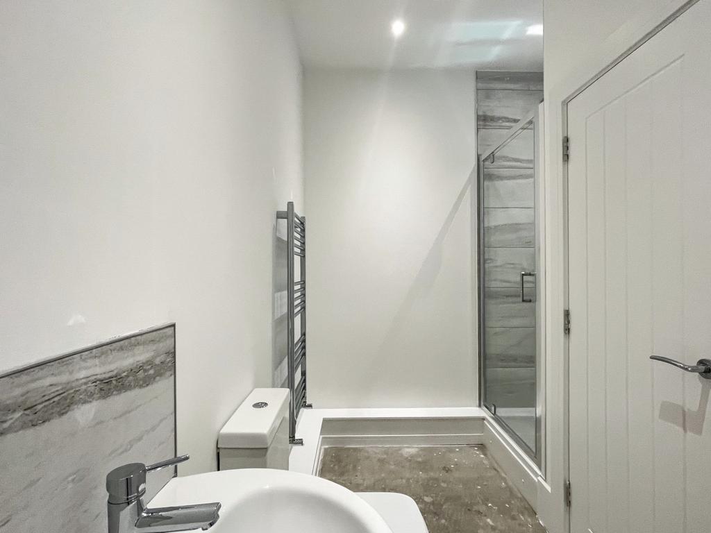 Bathroom-6 (1)