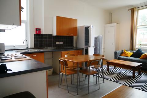 6 bedroom terraced house to rent, Egremont Place, Brighton BN2