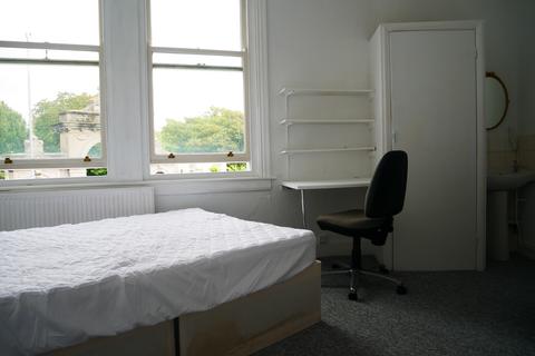 6 bedroom terraced house to rent, Egremont Place, Brighton BN2