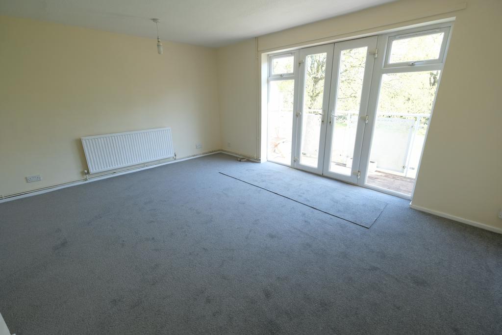 Sitting/dining room