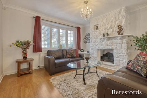 2 Chipperfield Close, Upminster, RM14 3EA