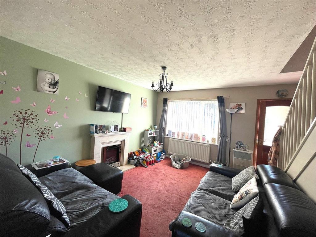 Lounge 1.jpg