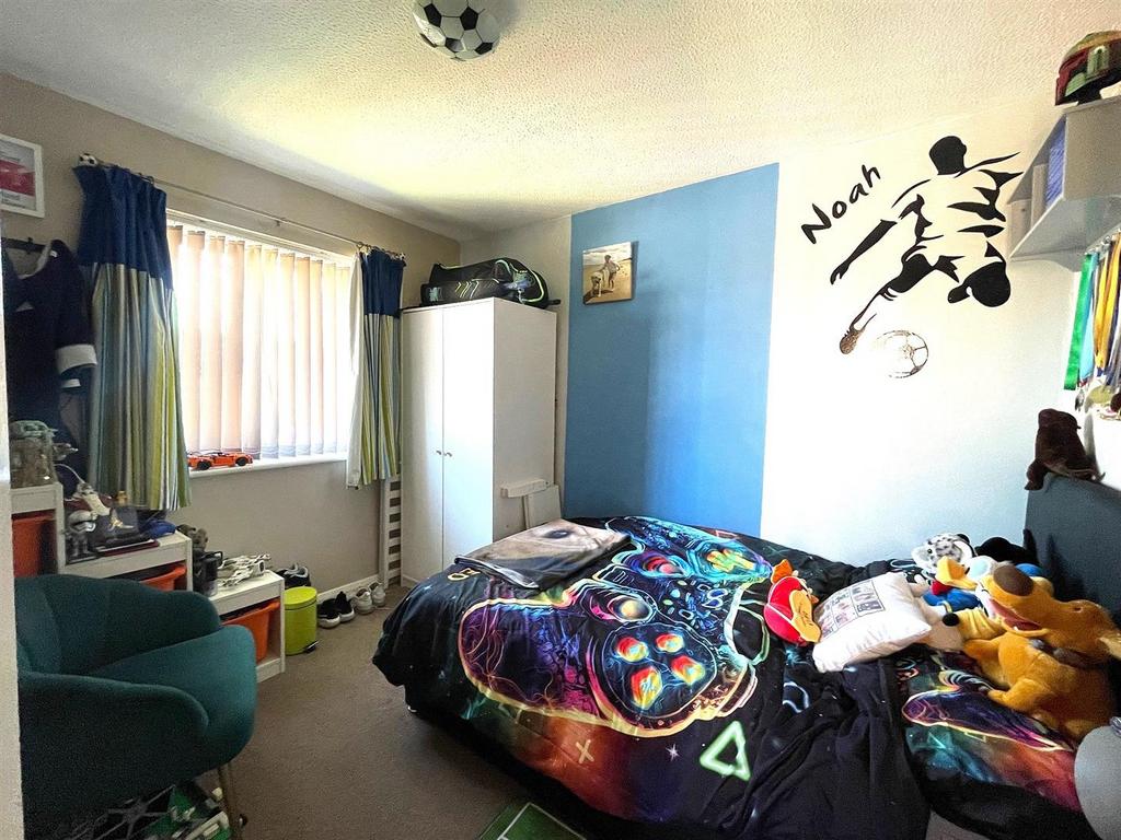Bed 2.jpg