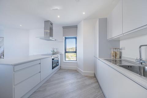2 bedroom flat to rent, Medway Street Chatham ME4