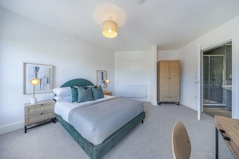 2 bedroom flat to rent, Medway Street Chatham ME4