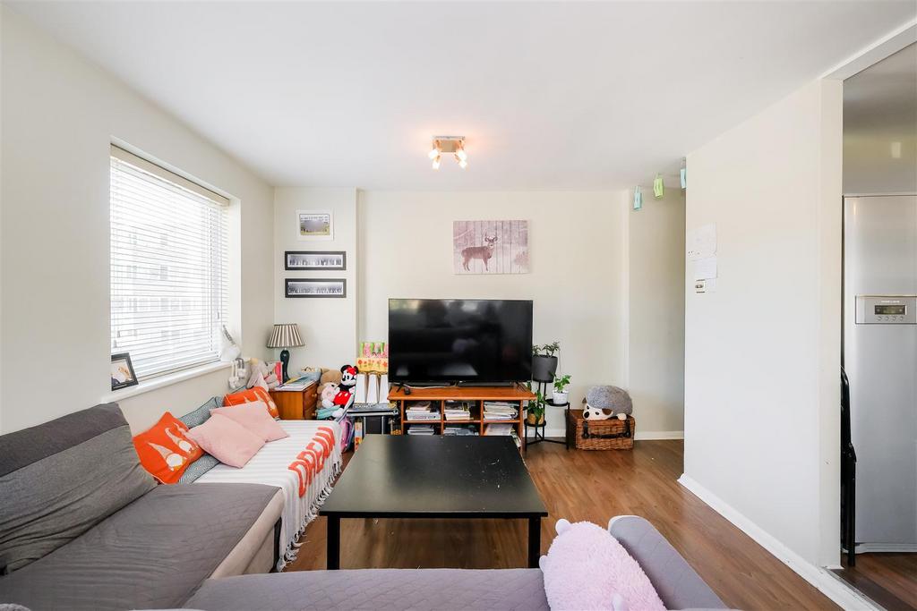 34 Queenswood Gardens-7.jpg