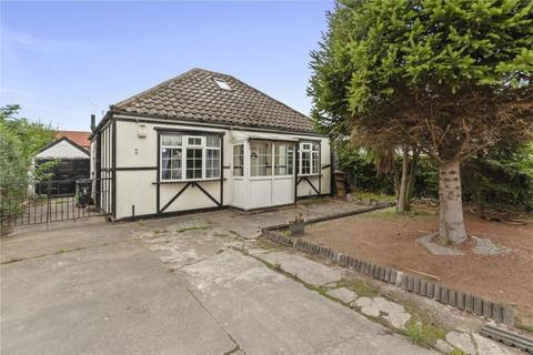 5 Clay Lane, Holton Le Clay, Grimsby, DN36 5AG