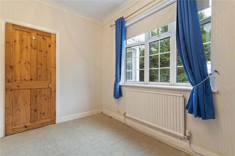 5 Clay Lane, Holton Le Clay, Grimsby, DN36 5AG