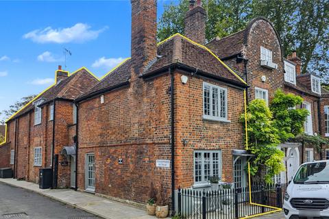 4 bedroom end of terrace house for sale, St. Peter Street, Marlow, Buckinghamshire, SL7